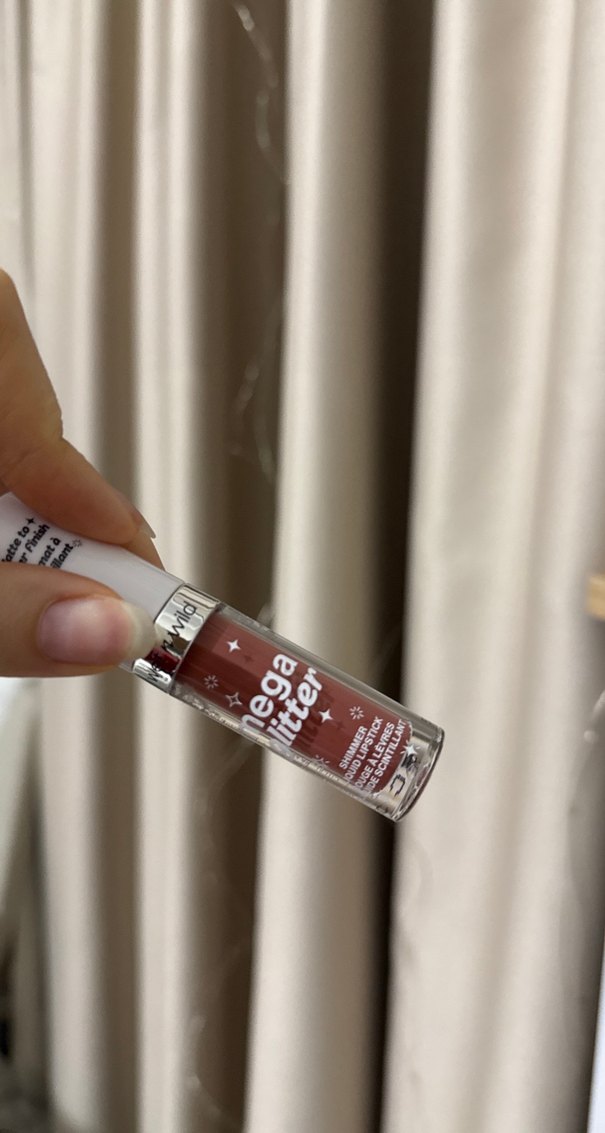 Wet n Wild Mega Glitter Parlak ruj - Görsel 3