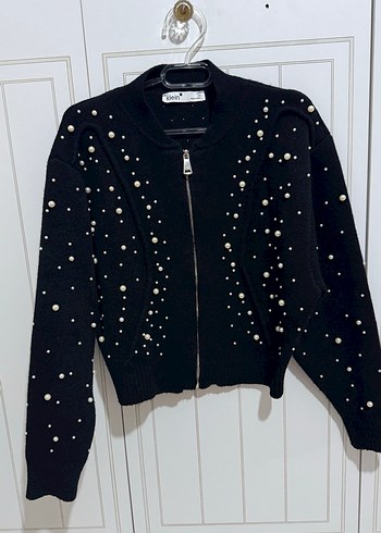 İnci Detaylı Siyah Fermuarlı Kazak - Görsel 2