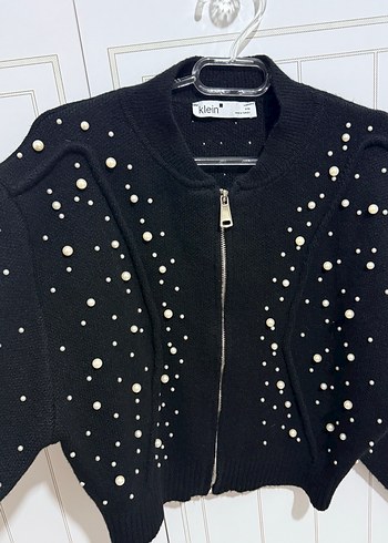 İnci Detaylı Siyah Fermuarlı Kazak - Görsel 4