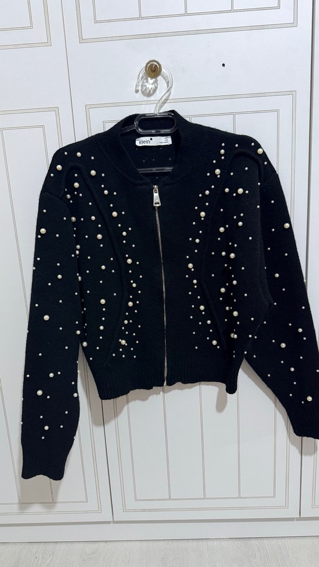 İnci Detaylı Siyah Fermuarlı Kazak - Görsel 2