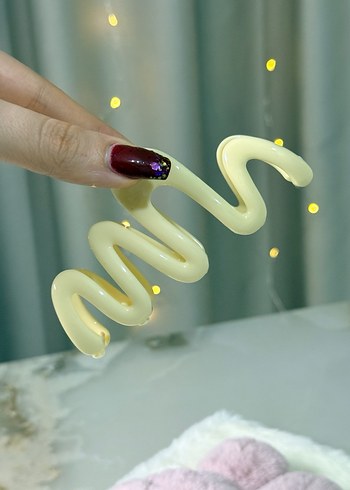 Beyaz Dalgalı Tasarım Saç Tokası - Görsel 3