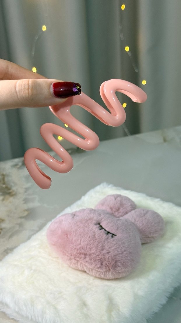 Pembe Dalgalı Tasarımlı Kadın Saç Tokası - Görsel 3