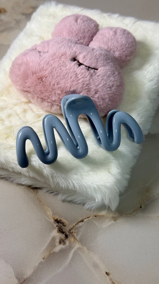 Gri Dalgalı Saç Tokası - Görsel 2