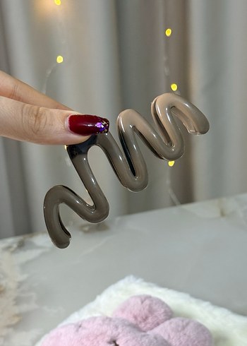 Kahverengi Dalgalı Kadın Saç Tokası - Görsel 3