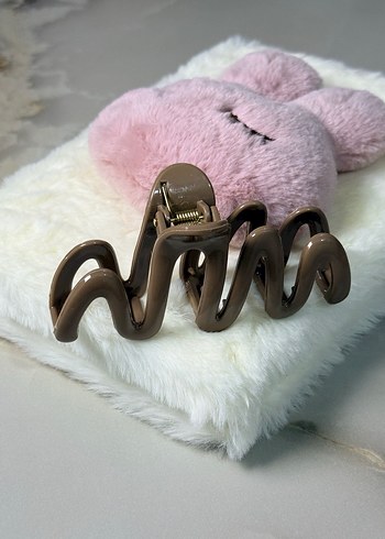 Kahverengi Dalgalı Kadın Saç Tokası - Görsel 2