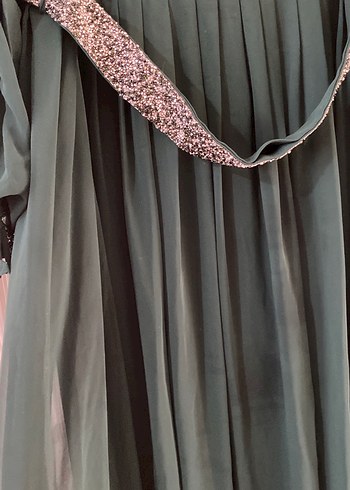 Drapeli V Yaka Yeşil İşlemeli Uzun Elbise - Görsel 4