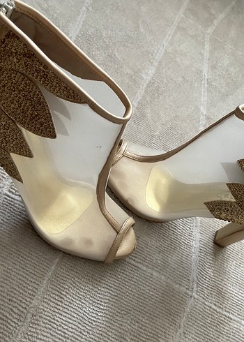 Bej Parlak Stiletto Topuklu Kadın Abiye Ayakkabı