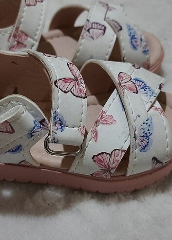 Deri Görünümlü Çapraz Bantlı Kız Bebek Sandalet