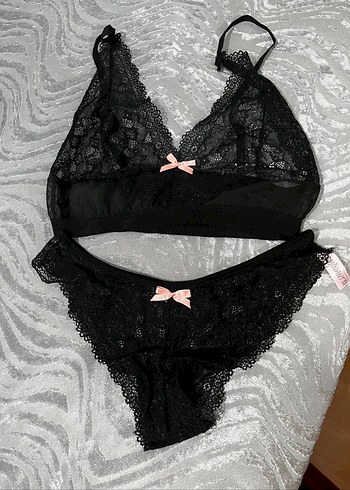 Siyah Dantel Mini Goth Sütyen Takımı