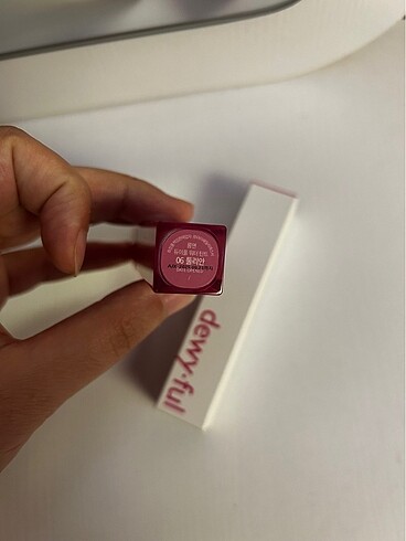 Beden Rom&nd dewy.ful water tint thulian