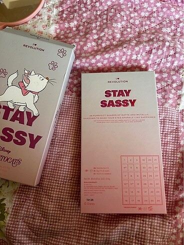  Beden Renk I heart revolution özel seri stay sassy far paleti