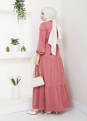Zara 44-46-48-50 bedenleri mevcuttur,sıfır etiketli din,bedenleri dar