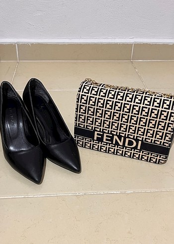 Fendi Zincir Detaylı Kadın El Çantası - Görsel 3