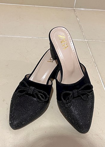 Siyah Yılan Derisi Desenli Topuklu Kadın Terlik - Görsel 4