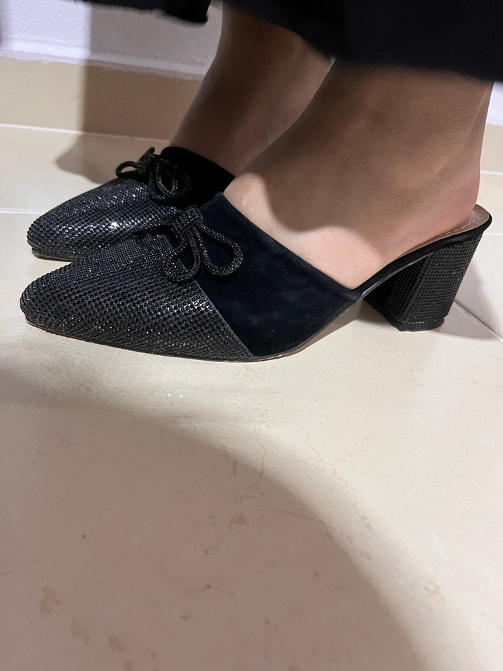 Siyah Yılan Derisi Desenli Topuklu Kadın Terlik - Görsel 5