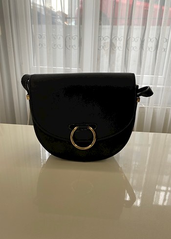 Mango Gold Toka detay siyah omuz çantası - Görsel 3