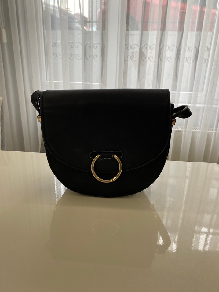 Mango Gold Toka detay siyah omuz çantası - Görsel 3