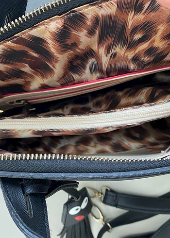 Charmlı Kaliteli Deri Siyah El ve Omuz Çantası - Görsel 4