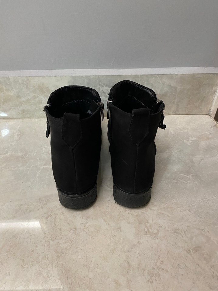 Siyah Süet Fermuarlı Kadın Bot - Görsel 4