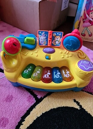 Müzikli ışıklı mikrofonlu piyano