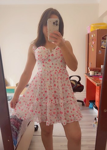 Çiçek Desenli Fırfırlı Beyaz Midi Elbise - Görsel 8