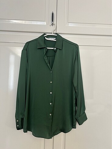 Zara xs beden yeşil saten gömlek