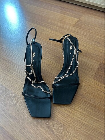 Zara 38 siyah topuklu ayakkabı