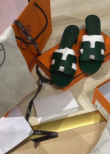 Kadın Hermes Yeşil Tokalı Topuklu Terlik