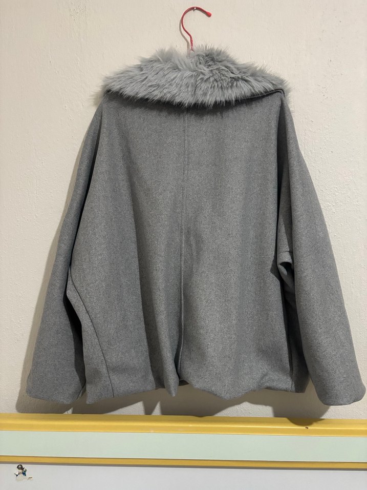 Gri Kürk Yaka Kaban - Görsel 2