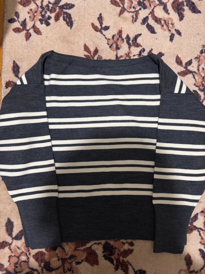 Gri Çizgili Kayık Yaka Kadın Triko - Görsel 2