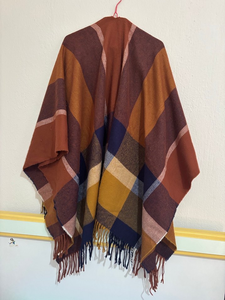 Bohem Tarzı Kahverengi Ekose Yün Panço - Görsel 2