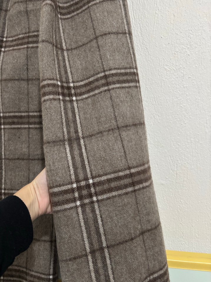 Kahverengi Püsküllü Yün Kadın Şal - Görsel 2