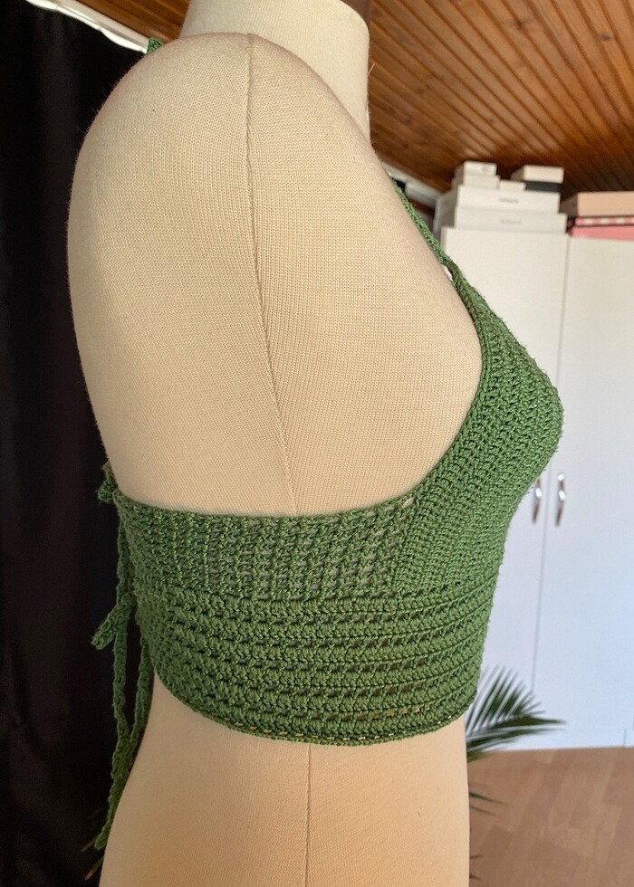 Özel tasarım el yapımı crop top - Görsel 3