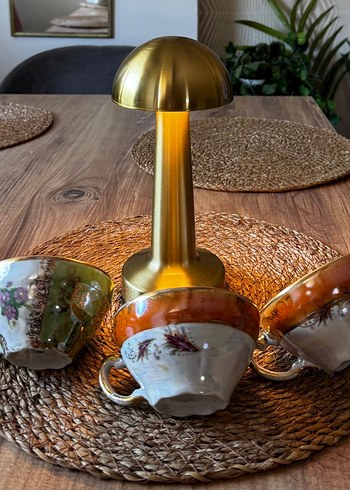 Pastel Renkli Vintage Çay Fincanları