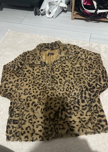 Leopar Desenli Kadın Peluş Ceket