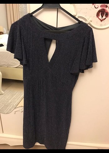 V Yaka Siyah Triko Midi Elbise - Görsel 3