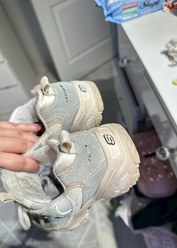 Skechers Beyaz Gri Bağcıklı Kadın Spor Ayakkabı