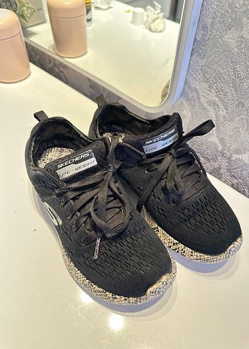 Skechers Siyah Yılan Desenli Kadın Spor Ayakkabı