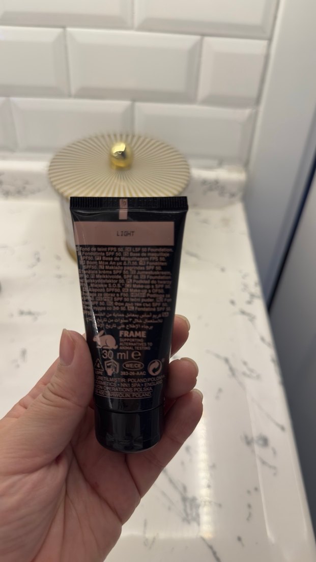 Avon Urban Parlak Bej Fondöten - Görsel 2