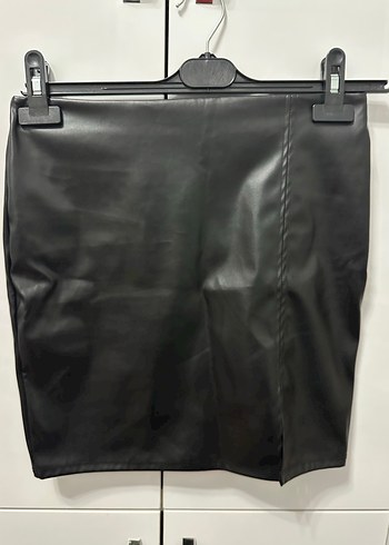 Kemer Detaylı Siyah Deri Mini Şortlu etek - Görsel 2
