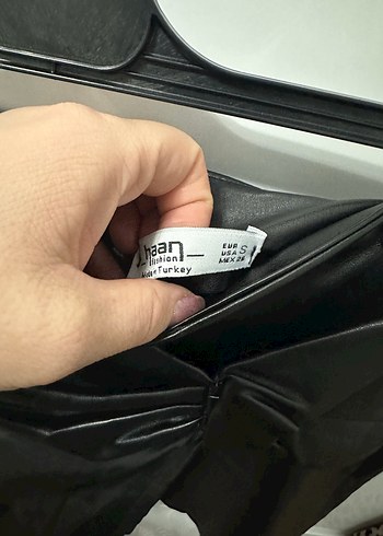 Kemer Detaylı Siyah Deri Mini Şortlu etek - Görsel 8