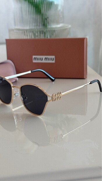 Miu Miu Mıu gözlük