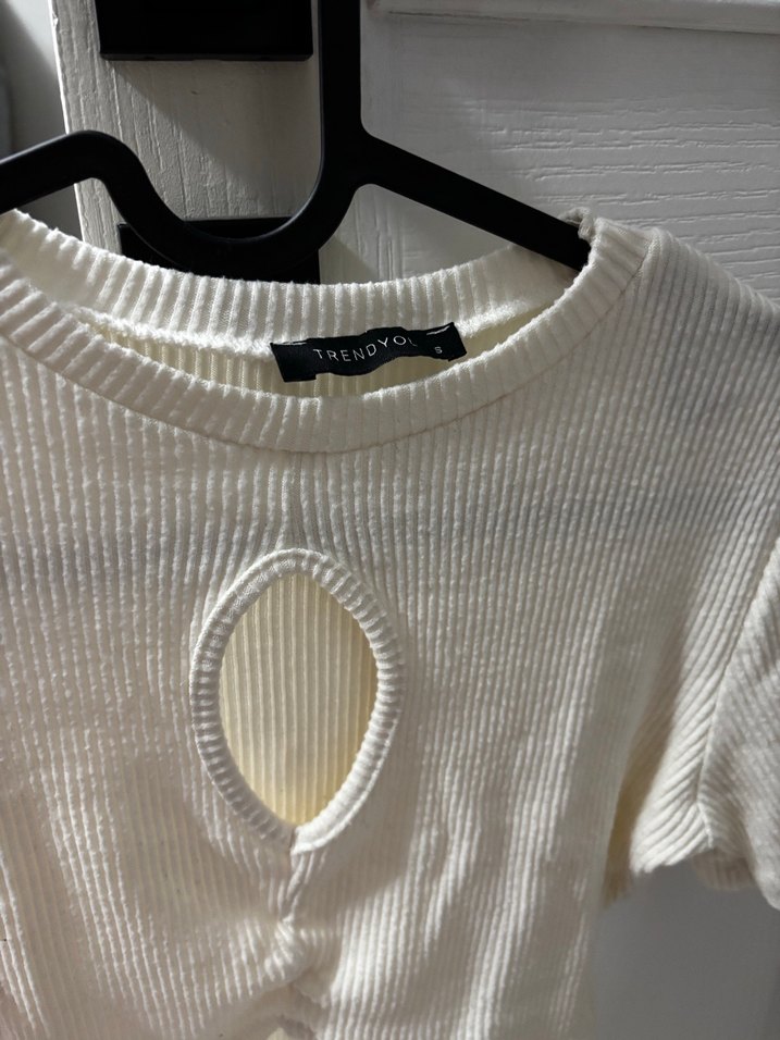 Fitilli Dekolteli Crop - Görsel 2