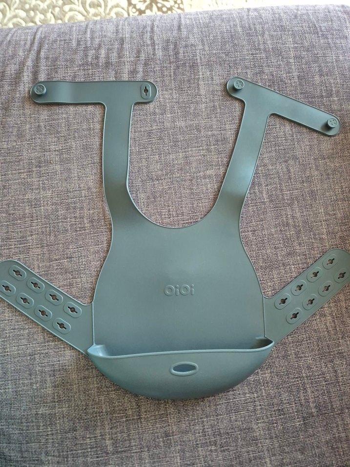 Oioi Gri Silikon Bebek Önlüğü - Görsel 2