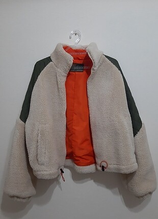 Pull and bear mont
