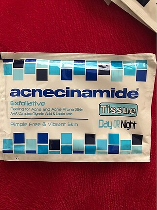 Acnecinamide glikolik laktik asit peeling