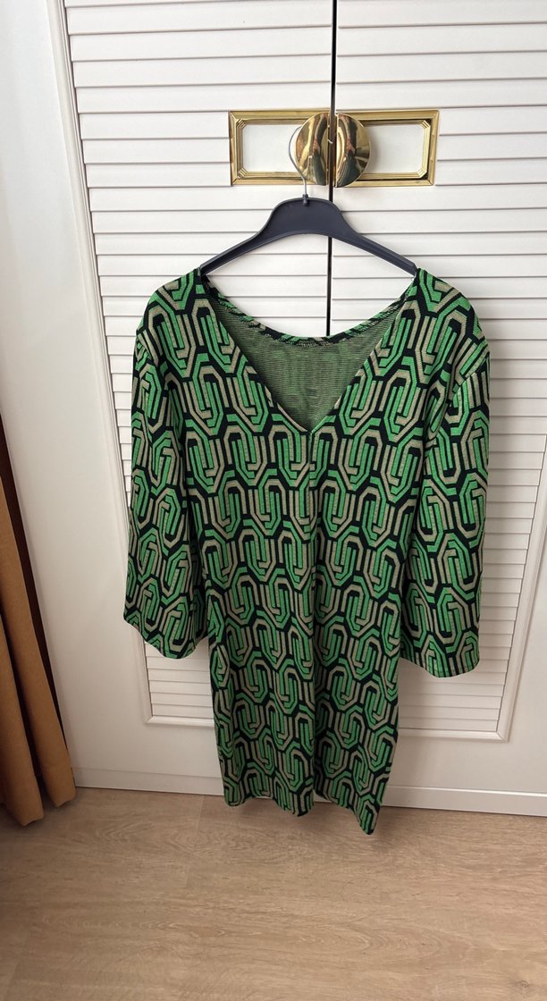 Yeşil Desenli Beli Kuşaklı Kadın Triko Elbise - Görsel 3