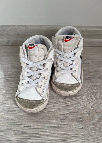 23 Beden Beyaz Çocuk Spor Ayakkabı Nike blazer