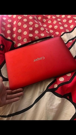 kırmızı laptop