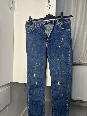 Yırtık jean
